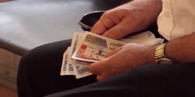 Pension i 13-të për të moshuarit? Po diskutohet nëse kjo masë do të aplikohet nga ky vit apo në 2025 Pension i 13-të për të moshuarit? Po diskutohet nëse kjo masë do të aplikohet nga ky vit apo në 2025