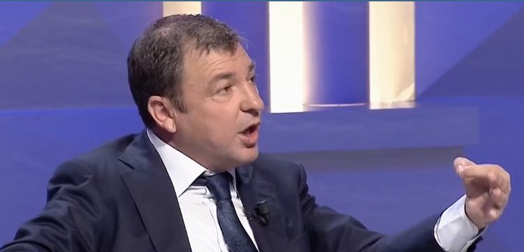 Ish kryebashkiaku Dako në spital! SPAK dhe Dumani me laps, i “llogarisin” të bëjë edhe 9 ditë burg Ish kryebashkiaku Dako në spital! SPAK dhe Dumani me laps, i “llogarisin” të bëjë edhe 9 ditë burg