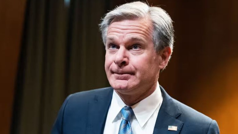 Drejtori i FBI-së jep dorëheqjen përpara se Donald Trump të marrë drejtimin e SHBA Drejtori i FBI-së jep dorëheqjen përpara se Donald Trump të marrë drejtimin e SHBA