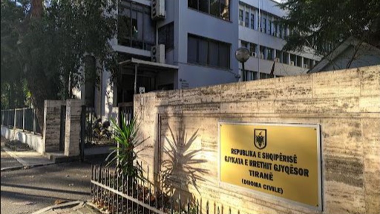 Pastruan 11 mln euro përmes kompanive fiktive, i sillnin nga parajsat fiskale, Gjykata cakton “arrest në burg” për Darin Gezdarin dhe “arrest shtëpie” Arlinda Markut Pastruan 11 mln euro përmes kompanive fiktive, i sillnin nga parajsat fiskale, Gjykata cakton “arrest në burg” për Darin Gezdarin dhe “arrest shtëpie” Arlinda Markut