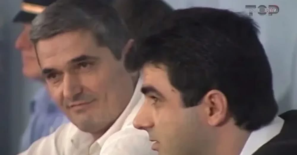 Avokati i Jaho Mulosmanit: Nuk e vrau ai Azem Hajdarin. Fatmir Haklajt nuk i thoshte njeri “Jo”, por Jahon e përdornin për të ‘blerë cigare’ Avokati i Jaho Mulosmanit: Nuk e vrau ai Azem Hajdarin. Fatmir Haklajt nuk i thoshte njeri “Jo”, por Jahon e përdornin për të ‘blerë cigare’