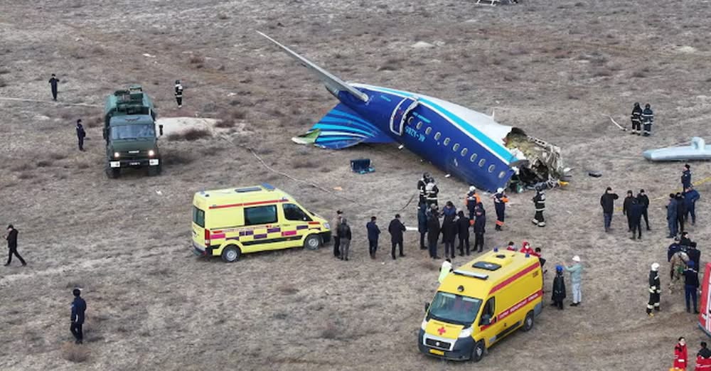 Avioni i “Azerbaijani Airlines” rrëzohet në Kazakistan, autoritetet: Disa persona i kanë mbijetuar ngjarjes Avioni i “Azerbaijani Airlines” rrëzohet në Kazakistan, autoritetet: Disa persona i kanë mbijetuar ngjarjes