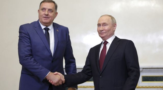 Milorad Dodik si Berisha: Nuk paraqitet ne Prokurori e gjykate. Reagon ashper SHBA e BE Milorad Dodik si Berisha: Nuk paraqitet ne Prokurori e gjykate. Reagon ashper SHBA e BE