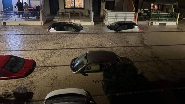 FOTOLAJM/ Përmbytje katastrofike Rodos, autoritetet thirrje banorëve: Ndaloni çdo lëvizje! FOTOLAJM/ Përmbytje katastrofike Rodos, autoritetet thirrje banorëve: Ndaloni çdo lëvizje!