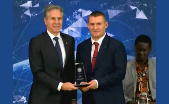 Ish-kryepolici: Ju tregoj unë se kush është Altin Dumani dhe pse dridhet Berisha e Meta para tij Ish-kryepolici: Ju tregoj unë se kush është Altin Dumani dhe pse dridhet Berisha e Meta para tij