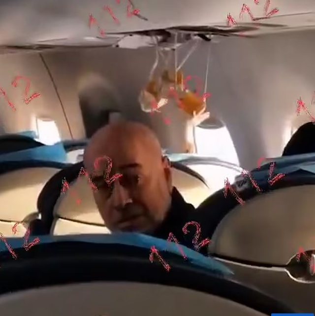 VIDEO/ Publikohen pamjet brenda avionit pak para rrëzimit në Kazakistan, pasagjerët të tmerruar VIDEO/ Publikohen pamjet brenda avionit pak para rrëzimit në Kazakistan, pasagjerët të tmerruar