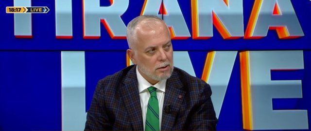 Sokol Balla: Holta Zaçaj nuk duhet të jetë më anëtare e Kushtetueses. Duhet të dorëhiqej, jo të tërhiqej Sokol Balla: Holta Zaçaj nuk duhet të jetë më anëtare e Kushtetueses. Duhet të dorëhiqej, jo të tërhiqej