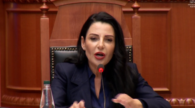 Balluku replikë me Agron Shehaj: Për të vetmin vlonjat frikacak që kam njohur Balluku replikë me Agron Shehaj: Për të vetmin vlonjat frikacak që kam njohur