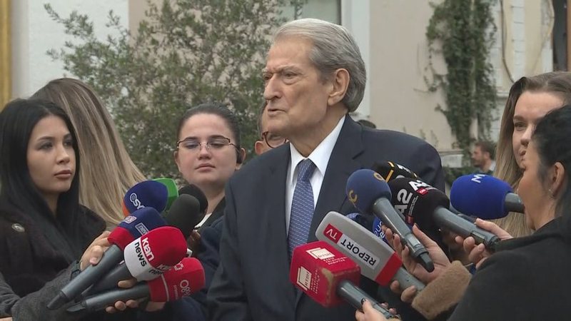 VIDEO/ Deklarata prej karagjozi e Saliut: Akuzat e Bardhit se bashkëpunova me Suel Çelën nuk ka asnjë vlerë…deklarata politike?! VIDEO/ Deklarata prej karagjozi e Saliut: Akuzat e Bardhit se bashkëpunova me Suel Çelën nuk ka asnjë vlerë…deklarata politike?!