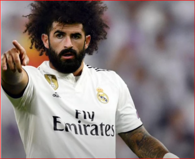 Po qeshnin para ndeshjes dhe tani janë pa fjalë, tifozët e Lacios e krahasojnë Elseid Hysajn me Marcelon e kohës së Realit Po qeshnin para ndeshjes dhe tani janë pa fjalë, tifozët e Lacios e krahasojnë Elseid Hysajn me Marcelon e kohës së Realit