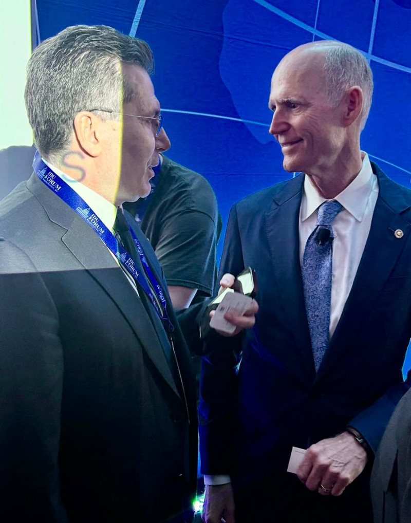 “Më njeh mua, jam Fatmir Mediu dhe do luftoj korrupsionin në Shqipëri” “Më njeh mua, jam Fatmir Mediu dhe do luftoj korrupsionin në Shqipëri”