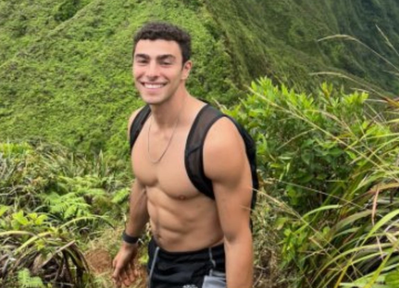 Vrasësi i dyshuar i “CEO”-s në Nju Jork është një i ri italian, ish-student ekselent dhe anti-kapitalist! Zbulohet arsyeja e krimit Vrasësi i dyshuar i “CEO”-s në Nju Jork është një i ri italian, ish-student ekselent dhe anti-kapitalist! Zbulohet arsyeja e krimit