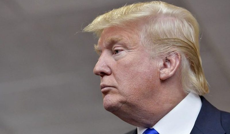 Video virale/ Donald Trump shfaqet me model të ri flokësh! A ka kopjuar modelin Gjekmarkaj?