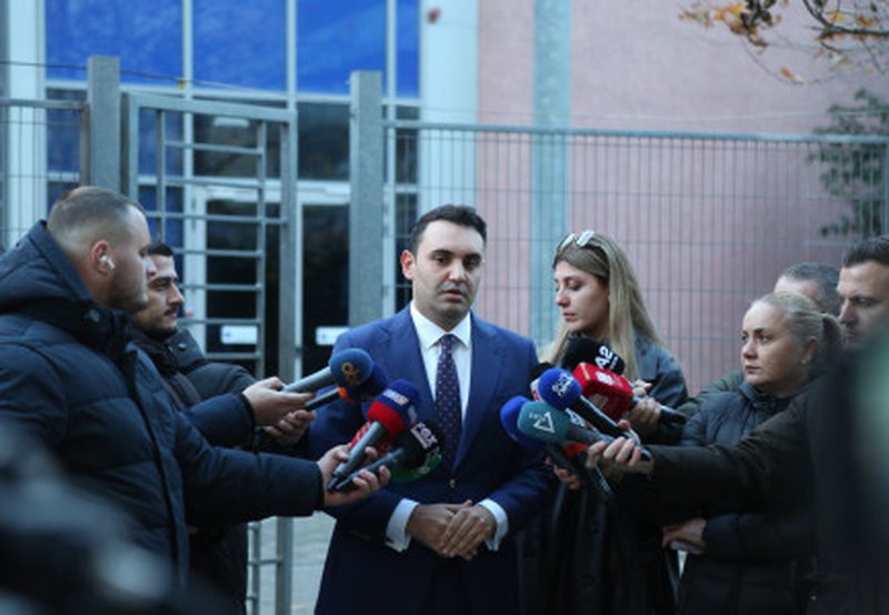 Hetimet e SPAK, Belind Këlliçi “ndahet” nga Ana: Nuk jetojmë bashkë, ajo kujdeset për prindërit dhe vëllain Hetimet e SPAK, Belind Këlliçi “ndahet” nga Ana: Nuk jetojmë bashkë, ajo kujdeset për prindërit dhe vëllain