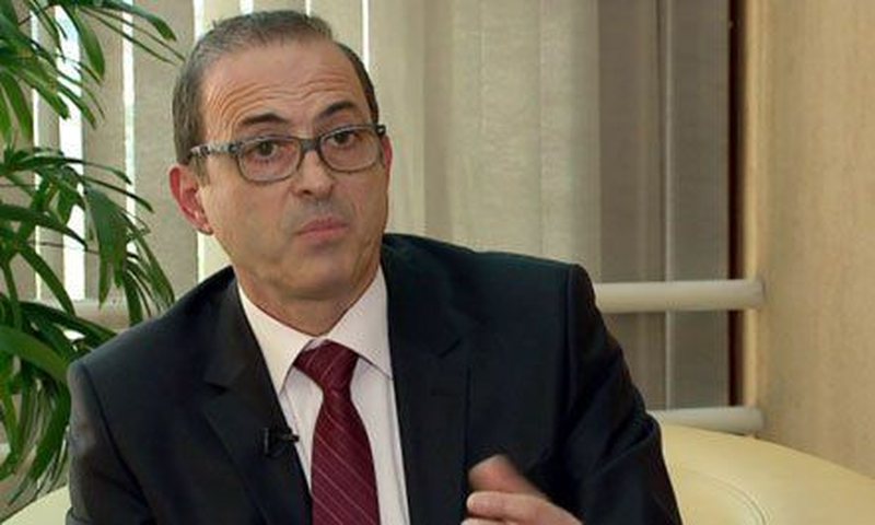 Bie nga 10 metër lartësi në banesën e tij, humb jetën Arben Tafaj, kryetar i “Shoqatës Tirana” Bie nga 10 metër lartësi në banesën e tij, humb jetën Arben Tafaj, kryetar i “Shoqatës Tirana”