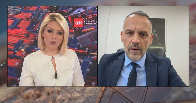 Zv.kryeministri: Artan Grubi fshihet në Shqipëri, u arratis me një makinë diplomatike nga Kosova Zv.kryeministri: Artan Grubi fshihet në Shqipëri, u arratis me një makinë diplomatike nga Kosova