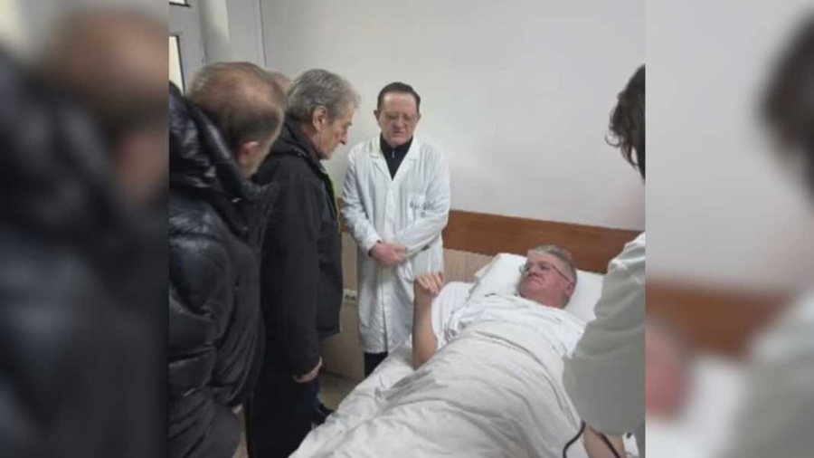 Muli në hall me dialogun e Doktorit në spital te Gjekmarkaj Muli në hall me dialogun e Doktorit në spital te Gjekmarkaj