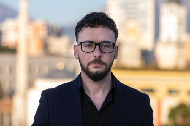 E ardhmja politike favorizon Lulzim Bashën! E ardhmja politike favorizon Lulzim Bashën!