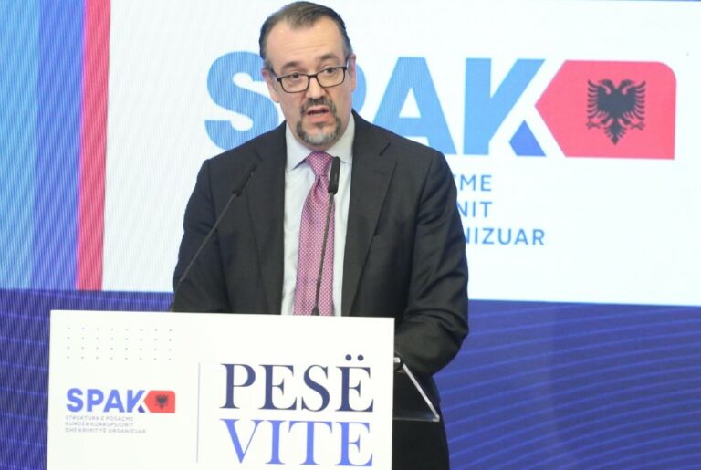 Elozhe Edi Ramës dhe qeverisë shqiptare! Fjala e plotë e zv/ndihmës Sekretarit Amerikan të Shtetit, Alexander Kasanof në 5 vjetorin e krijimit të SPAK Elozhe Edi Ramës dhe qeverisë shqiptare! Fjala e plotë e zv/ndihmës Sekretarit Amerikan të Shtetit, Alexander Kasanof në 5 vjetorin e krijimit të SPAK