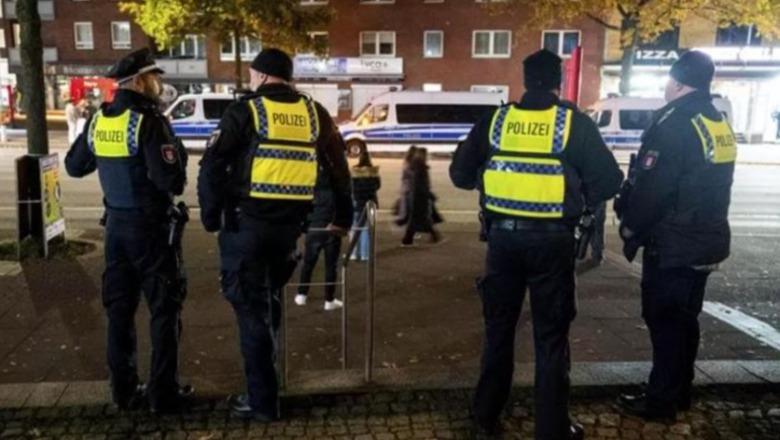 Shpërthim i fuqishëm para godinës së policisë në Berlin, 2 oficerë të plagosur Shpërthim i fuqishëm para godinës së policisë në Berlin, 2 oficerë të plagosur