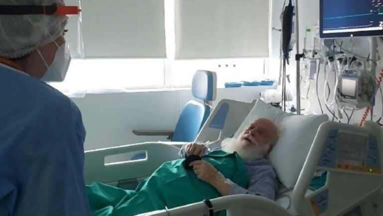 Rendohet gjëndja e Kryepeshkopit Janullatos: Dërgohet me urgjencë për mjekim në Athinë Rendohet gjëndja e Kryepeshkopit Janullatos: Dërgohet me urgjencë për mjekim në Athinë