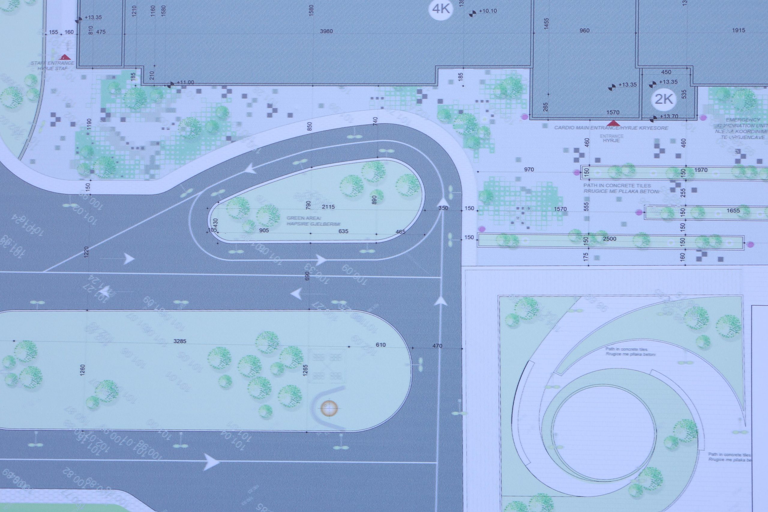 Vendparkim shumëkatësh në QSUT, do ketë 1400 vende parkimi! Me strukturë hoteliere e pistë për helikopterët në tarracë! Rama e ministrja inspektojnë punimet Vendparkim shumëkatësh në QSUT, do ketë 1400 vende parkimi! Me strukturë hoteliere e pistë për helikopterët në tarracë! Rama e ministrja inspektojnë punimet