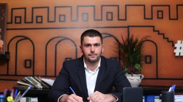 U dënua me 1 vit burg nga GJKKO për korrupsion zgjedhor, Memolla: Vendim aspak i mbështetur në prova dhe fakte, do jem kryebashkiak i Rrogozhinës deri në… U dënua me 1 vit burg nga GJKKO për korrupsion zgjedhor, Memolla: Vendim aspak i mbështetur në prova dhe fakte, do jem kryebashkiak i Rrogozhinës deri në…