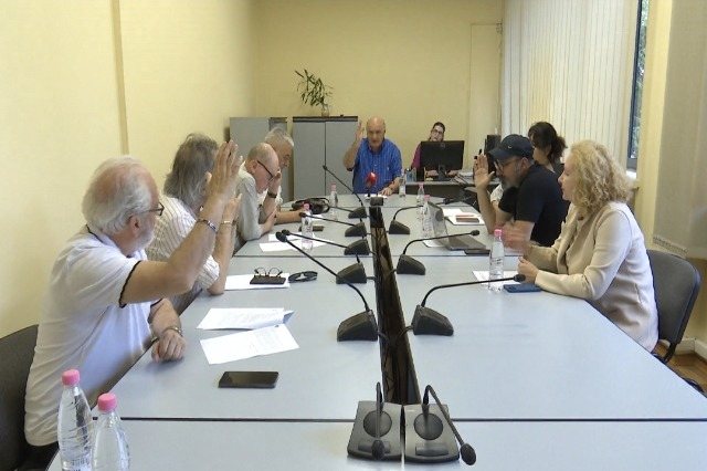 Votimi për Drejtorin e RTSH-së i pavlefshëm dhe i paligjshem: Ja dy shkeljet e Këshillit Drejtues Votimi për Drejtorin e RTSH-së i pavlefshëm dhe i paligjshem: Ja dy shkeljet e Këshillit Drejtues