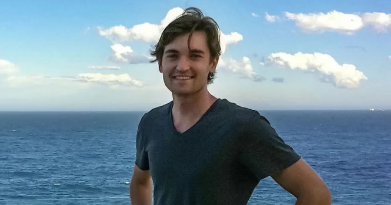 I dënuar me burgim të përjetshëm: Tump fal Ross Ulbricht, krijuesin e “Silk Road”, faqja më e madhe e shitjes së drogës në “Dark Web” I dënuar me burgim të përjetshëm: Tump fal Ross Ulbricht, krijuesin e “Silk Road”, faqja më e madhe e shitjes së drogës në “Dark Web”