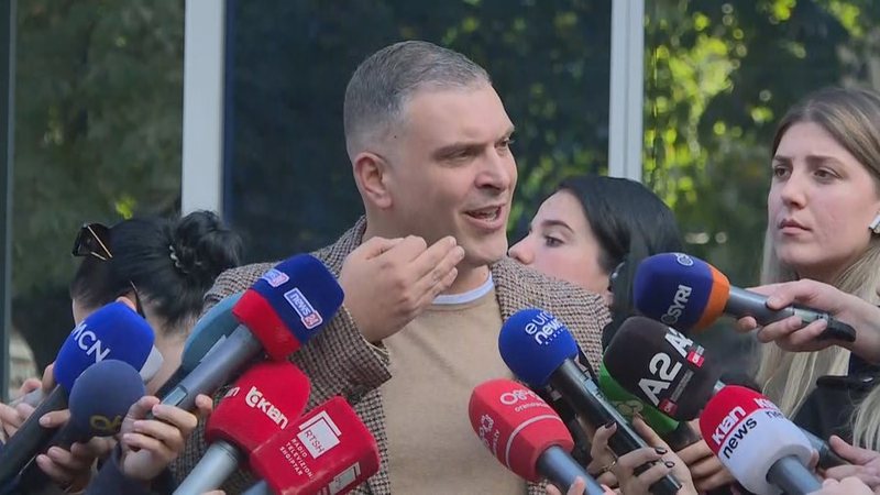 “Humor për të qarë” nga Tedi Blushi: Kemi ndezur motorët, fitorja e opozitës në 11 Maj do të jetë spektakolare! “Humor për të qarë” nga Tedi Blushi: Kemi ndezur motorët, fitorja e opozitës në 11 Maj do të jetë spektakolare!