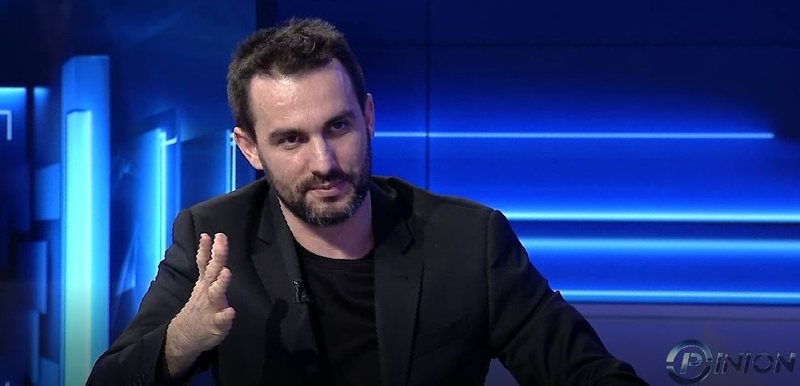 Adriatik Lapaj “kryeministër”: Në 11 maj do marr 71 mandate deputetësh, e kam seriozisht! Rama dhe Berisha kanë marrë fund Adriatik Lapaj “kryeministër”: Në 11 maj do marr 71 mandate deputetësh, e kam seriozisht! Rama dhe Berisha kanë marrë fund