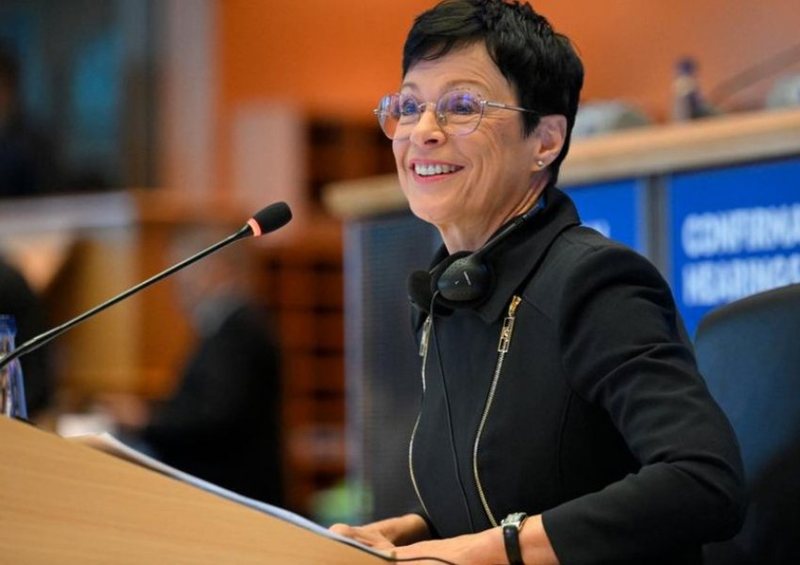 Komisionarja e BE-së për Zgjerim viziton Tiranën në shkurt: Synohet mbyllja e negociatave deri në 2027 dhe… Shqipëria në BE Komisionarja e BE-së për Zgjerim viziton Tiranën në shkurt: Synohet mbyllja e negociatave deri në 2027 dhe… Shqipëria në BE