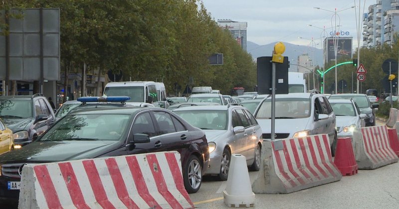 Hyn në fuqi “bonus-malus”, ndëshkim dhe shpërblim, si dhe sa do të paguajnë shoferët Hyn në fuqi “bonus-malus”, ndëshkim dhe shpërblim, si dhe sa do të paguajnë shoferët