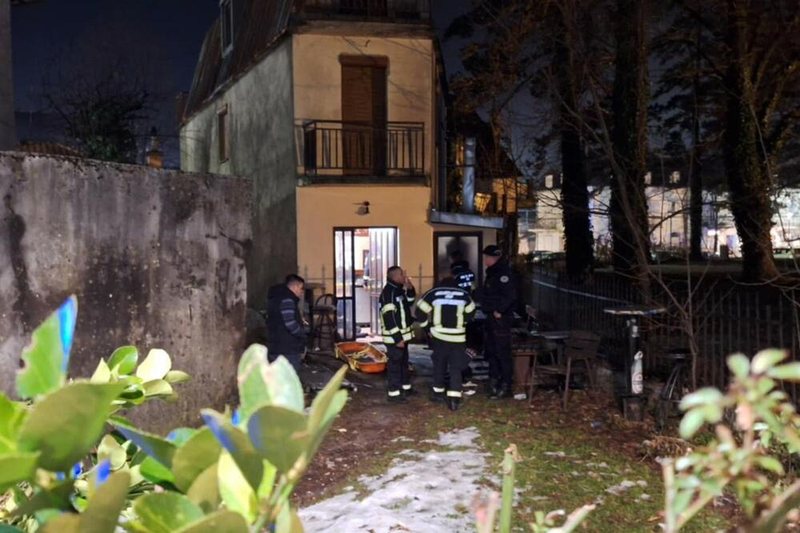 Të shtëna me armë në një tavernë në Malin e Zi, raportohet për të paktën 5 viktima! Policia në kërkim të autorit Të shtëna me armë në një tavernë në Malin e Zi, raportohet për të paktën 5 viktima! Policia në kërkim të autorit