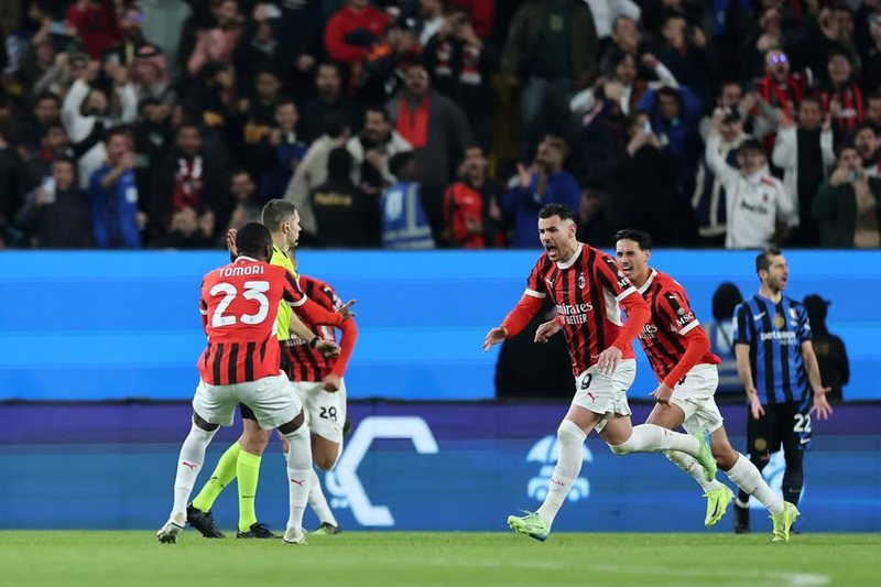 Përmbysje spektakolare: Milan triumfon në finalen e Superkupës ndaj Interit Përmbysje spektakolare: Milan triumfon në finalen e Superkupës ndaj Interit