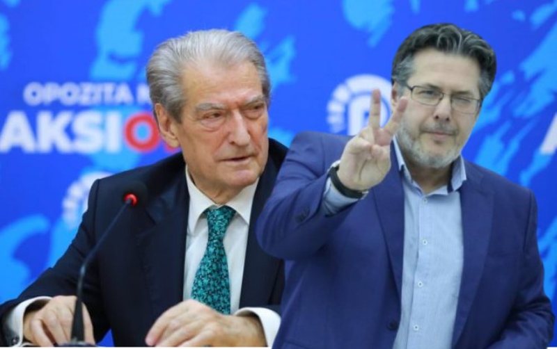 Ed Paloka jep lajmin e “madh”: Dy ditë pas ardhjes së Trump, puna e parë… “non-grata” e Berishës është fshirë! Së shpejti bëhet zyrtare Ed Paloka jep lajmin e “madh”: Dy ditë pas ardhjes së Trump, puna e parë… “non-grata” e Berishës është fshirë! Së shpejti bëhet zyrtare