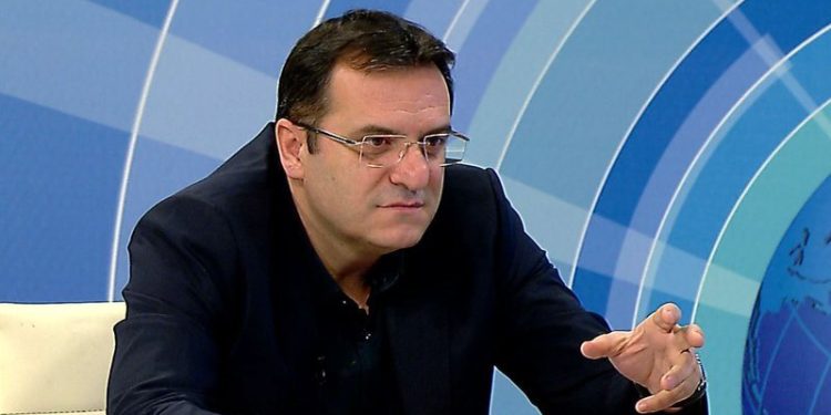 Basir Çollaku ndryshon portë! Berishistë dje, lekistë sot, akuzon pazarxhinjtë e PD: Çdo shkurre do flasë… Basir Çollaku ndryshon portë! Berishistë dje, lekistë sot, akuzon pazarxhinjtë e PD: Çdo shkurre do flasë…