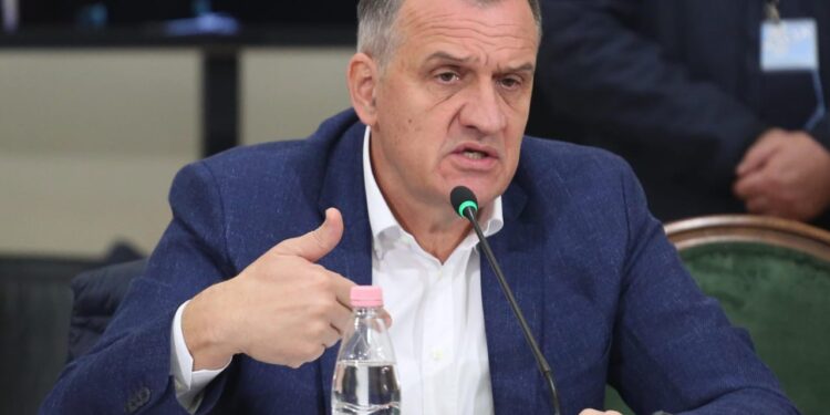 “Edhe me vdekje t’më dënoni s’e njollosni dot emrin tim dhe qeverinë me punën time”! Beqaj shpërthen ndaj gjyqtares që liroi Berishën: U bashkuat me Vokshin dhe Vasilin… “Edhe me vdekje t’më dënoni s’e njollosni dot emrin tim dhe qeverinë me punën time”! Beqaj shpërthen ndaj gjyqtares që liroi Berishën: U bashkuat me Vokshin dhe Vasilin…