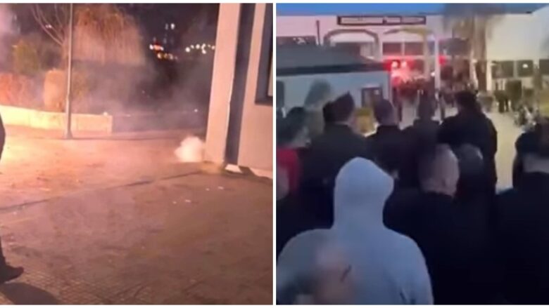 Brohoritje “zdravo” dhe mjete piroteknike në drejtim të Kurtit gjatë tubimit në Skenderaj Brohoritje “zdravo” dhe mjete piroteknike në drejtim të Kurtit gjatë tubimit në Skenderaj