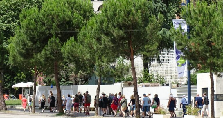 2024 solli 11.7 mln vizitorë të huaj në Shqipëri! 15.2% më shumë se në 2023-in megjithëse “patriotët” e Albinit u larguan! 3.8 mld euro të gjeneruara në 9 muaj 2024 solli 11.7 mln vizitorë të huaj në Shqipëri! 15.2% më shumë se në 2023-in megjithëse “patriotët” e Albinit u larguan! 3.8 mld euro të gjeneruara në 9 muaj