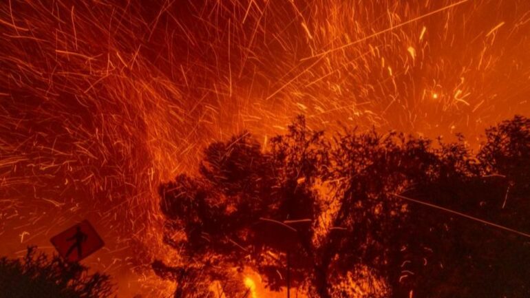 Zjarri në Kaliforni i qëllimshëm? Kompanitë e sigurimeve anuluan kontratat pak muaj më parë. Kush do të paguajë për dëmin 57 mld dollarë? Ligji që pritet të “vendosë drejtësi” për katastrofën Zjarri në Kaliforni i qëllimshëm? Kompanitë e sigurimeve anuluan kontratat pak muaj më parë. Kush do të paguajë për dëmin 57 mld dollarë? Ligji që pritet të “vendosë drejtësi” për katastrofën