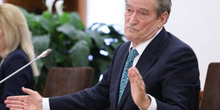 Poshtërimi i shtatëfishtë i Sali Berishës, mesazhi dhe pasojat e vendimit të gjyqtarit Engert Pëllumbi Poshtërimi i shtatëfishtë i Sali Berishës, mesazhi dhe pasojat e vendimit të gjyqtarit Engert Pëllumbi