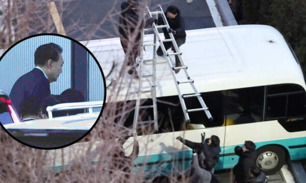 Merr fund saga! Arrestohet presidenti i Koresë së Jugut: 1000 oficerë mësyjnë banesën e Yoon Merr fund saga! Arrestohet presidenti i Koresë së Jugut: 1000 oficerë mësyjnë banesën e Yoon