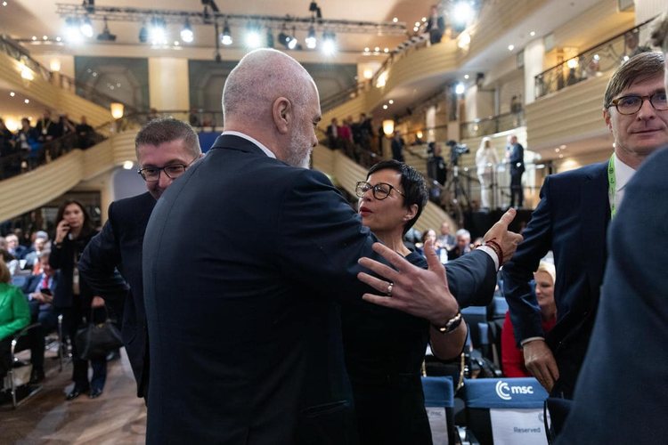 FOTOT/Rama në Munih: Nga Grenelli tek Sekretari i NATO dhe tryeza e debatit për raportet e Lindjes së Mesme me Europën FOTOT/Rama në Munih: Nga Grenelli tek Sekretari i NATO dhe tryeza e debatit për raportet e Lindjes së Mesme me Europën