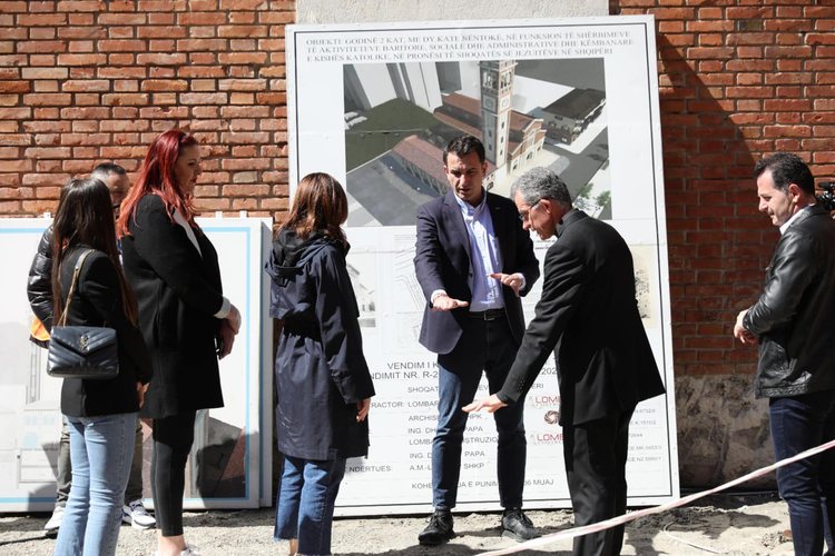 “Jam i burgosur, por jo i pandehur”, Erion Veliaj: Ols Dado më ka hetuar si dikur hetuesit e Enverit! Ja pse celulari im rezulton 87 herë në zonën e Kavajës