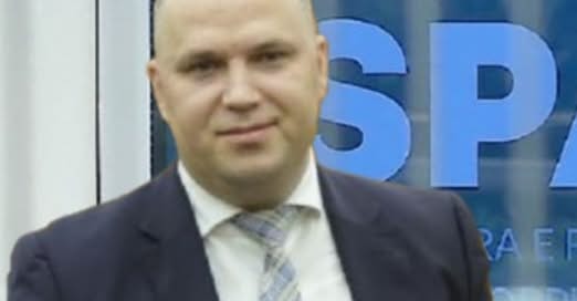 Gjyqtari Erjon Bani i dënuar për vjedhje delesh në Sarandë? Shok me Gaz Bardhin në Ministrinë e Drejtësisë Gjyqtari Erjon Bani i dënuar për vjedhje delesh në Sarandë? Shok me Gaz Bardhin në Ministrinë e Drejtësisë