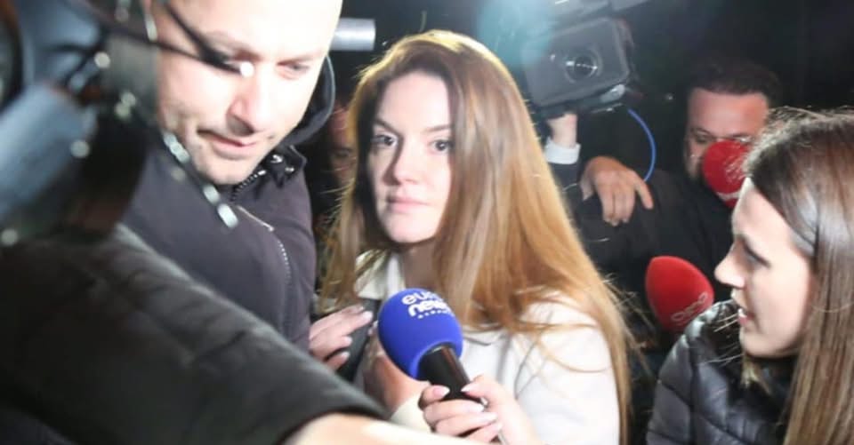 Reagimi i plotë i Ajola Xoxa: Një shpifje e ndyrë! Gjithë blerjet e mija janë rreth 7500 euro në vit për veshje Reagimi i plotë i Ajola Xoxa: Një shpifje e ndyrë! Gjithë blerjet e mija janë rreth 7500 euro në vit për veshje