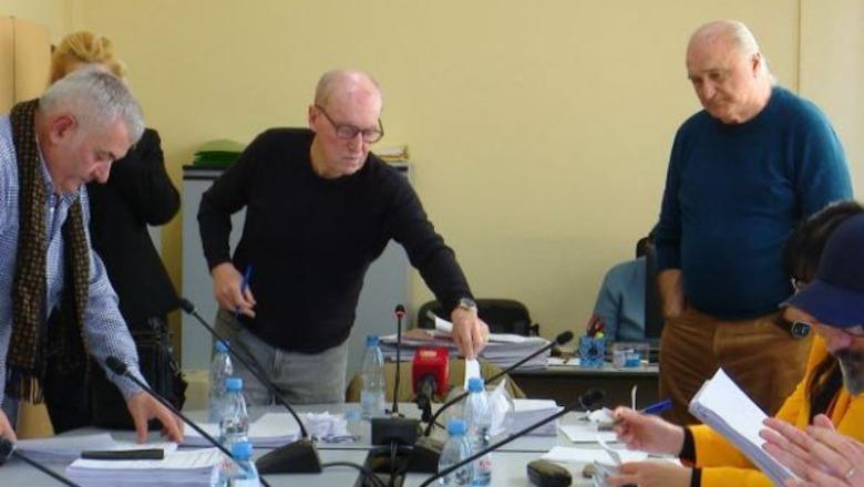 Akuzat për paligjshmëri në garën për drejtorin e RTSH, komisioni i Medias sot seancë dëgjimore me anëtarët e Këshillit Drejtues