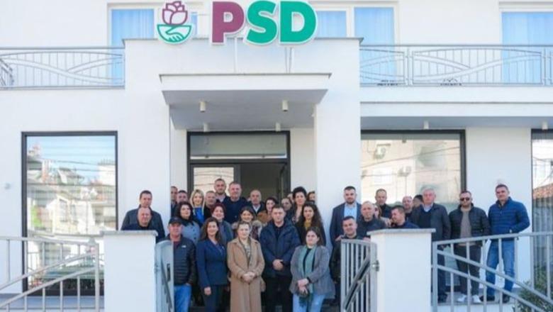 Derisa kolegu “non grata” Berisha nuk largohet….Tom Doshi i rikthehet garës elektorale: Njofton se do kandidojë në zgjedhjet e 11 majit! Do të jem deputet i Shkodrës Derisa kolegu “non grata” Berisha nuk largohet….Tom Doshi i rikthehet garës elektorale: Njofton se do kandidojë në zgjedhjet e 11 majit! Do të jem deputet i Shkodrës