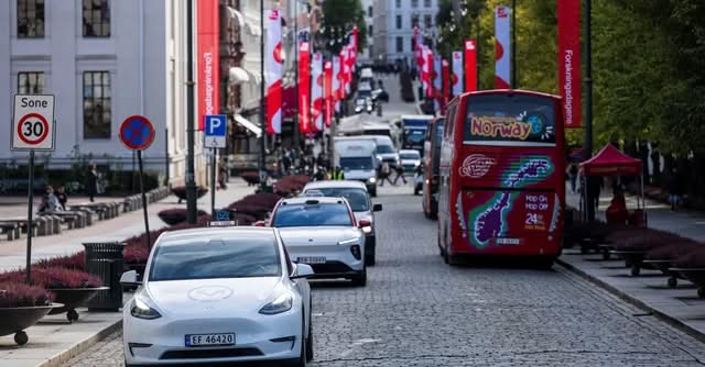 Norvegjia, vendi i parë që përdor vetëm automjete elektrike Norvegjia, vendi i parë që përdor vetëm automjete elektrike